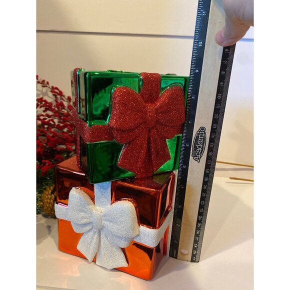 Bath & Body Works Christmas “Stacked Presents” 3 Wick Pedestal Candle Holder - Picture 8 of 9